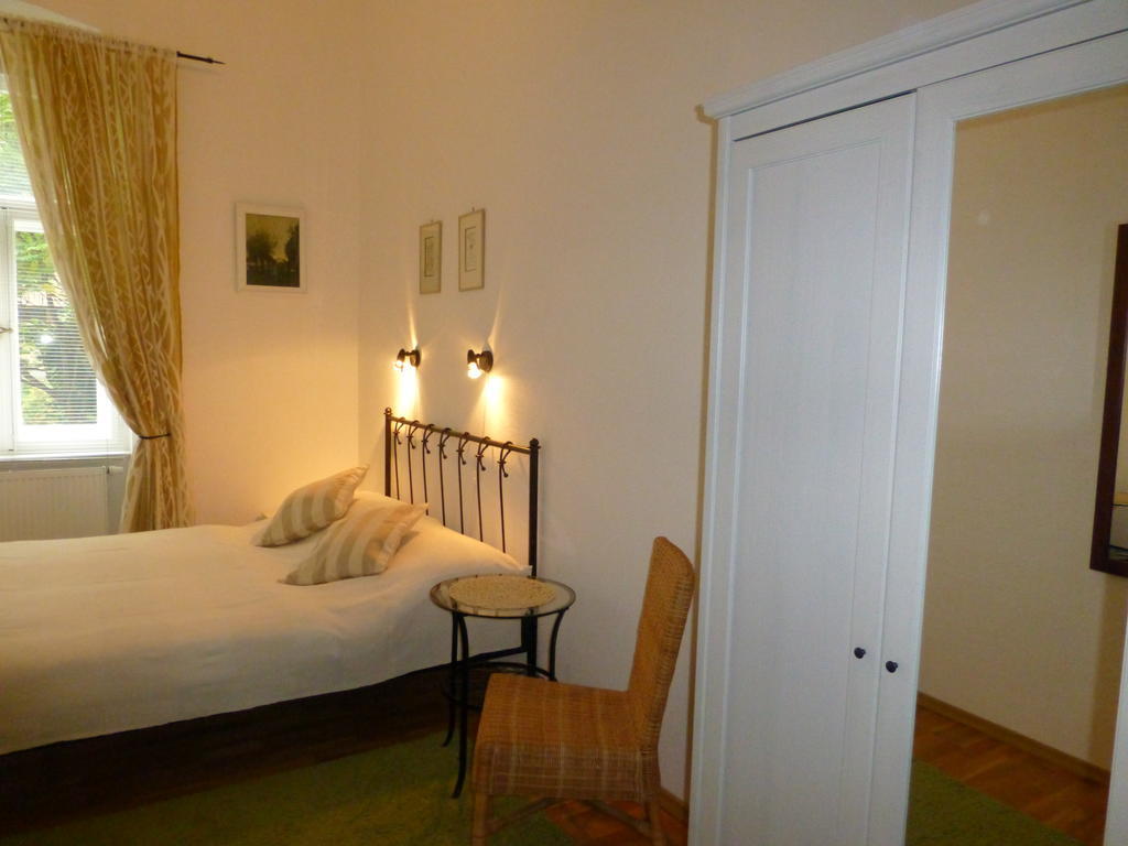 Apartment Sadova Karlovy Vary Chambre photo